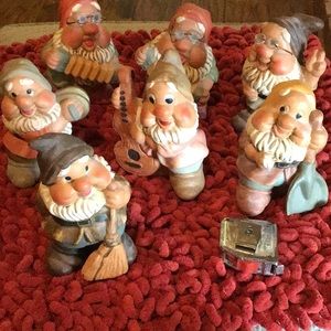 DISNEY SEVEN DWARFS VINTAGE!  MINT 1968